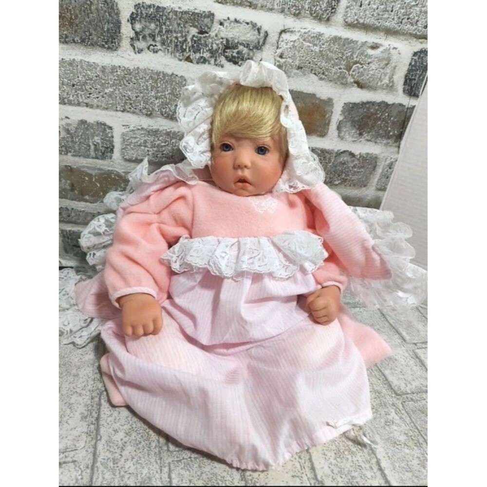 LEE MIDDLETON ORIGINAL DOLL 1994 Limited Edition Weighted - Signed